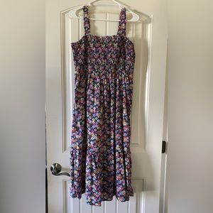 Gap women’s floral smoked jumper dress. Size Large. Worn once.